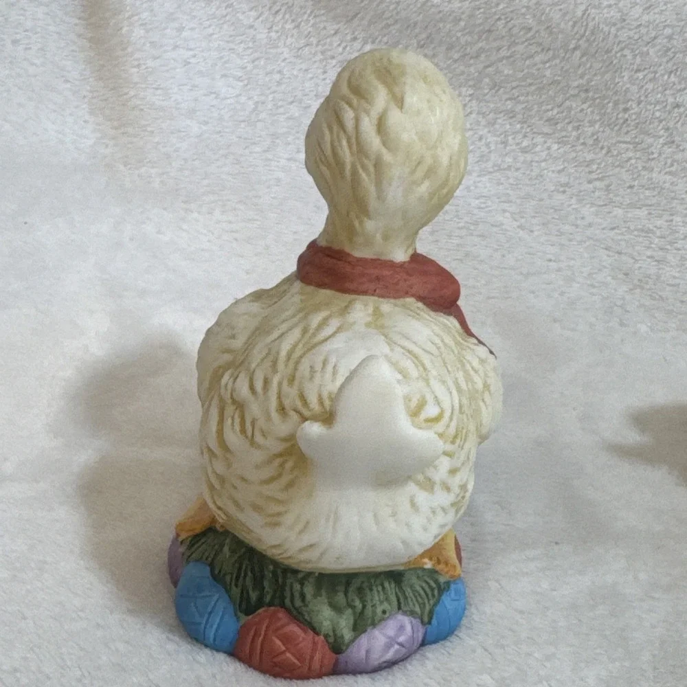 Vintage Duck Figurines Set of 2 Yarn Ball Base‎ Home Decor Shelf Display